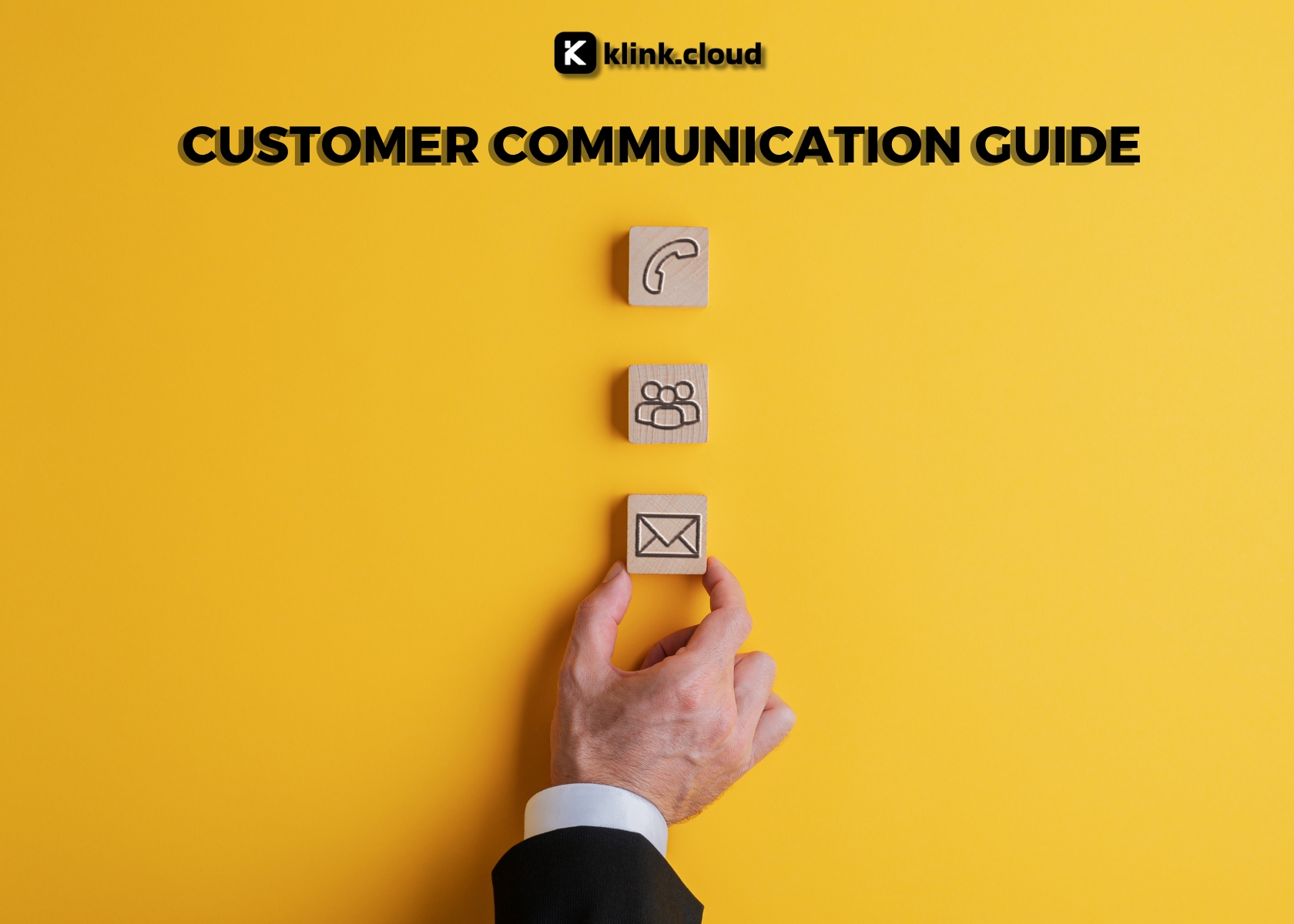 Customer Communication Guide: 8 Strategy Tips + Examples